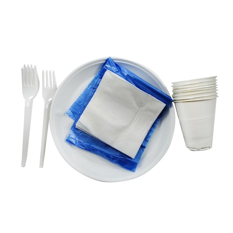 Набор посуды пластиковый 8 персон - фото